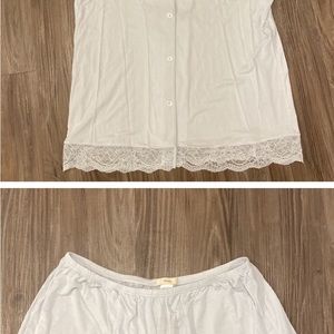 Short sleeve button from top with notch collar